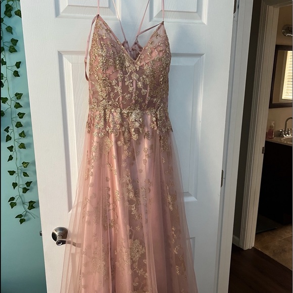 Dresses & Skirts - Prom dress